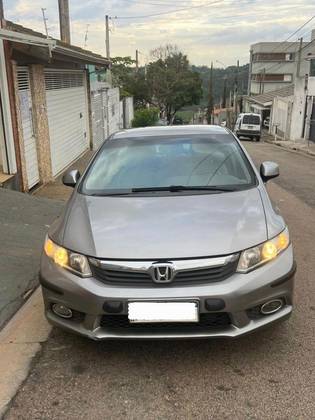 HONDA CIVIC 1.8 LXS 16V FLEX 4P AUTOMÁTICO HONDA CIVIC 1.8 LXS 16V FLEX 4P AUTOMÁTICO